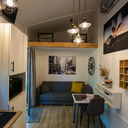 Pura Vida Downtown Tiny بيت ضيافة