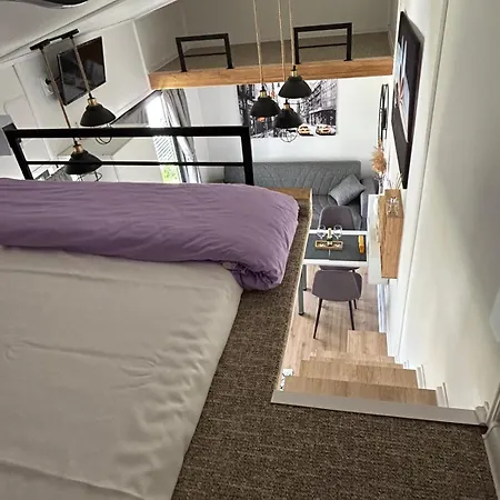 Pura Vida Downtown Tiny 布加勒斯特