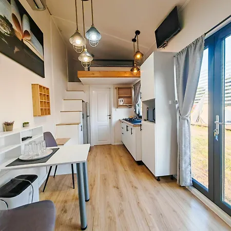 Pura Vida Downtown Tiny 布加勒斯特