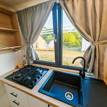 Pura Vida Downtown Tiny بيت ضيافة