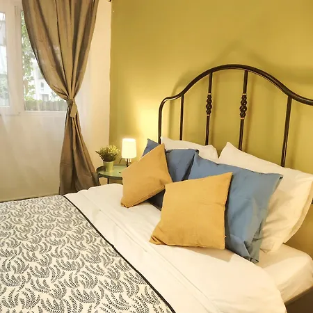 Pura Vida Downtown Tiny بوخارست