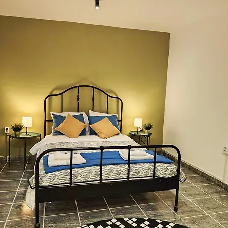 Pura Vida Downtown Tiny