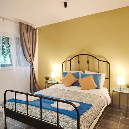 Pura Vida Downtown Tiny 布加勒斯特