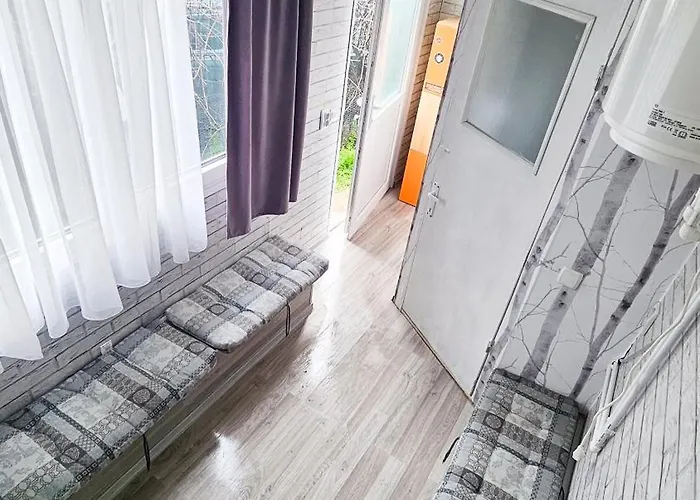 Pura Vida Downtown Tiny 3* Bukarest