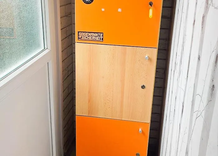 Pura Vida Downtown Tiny Bukarest