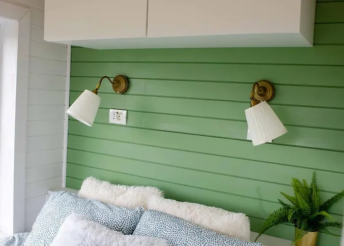 Pura Vida Downtown Tiny Bukarest