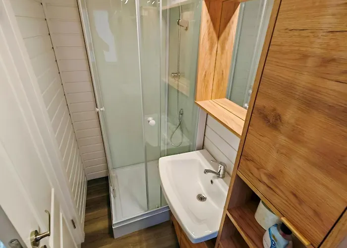 Pura Vida Downtown Tiny Bukarest