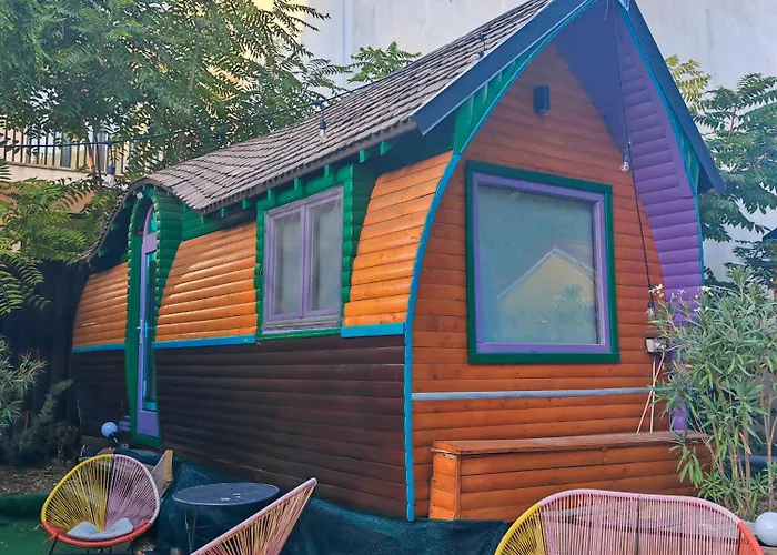 Pura Vida Downtown Tiny Bucharest