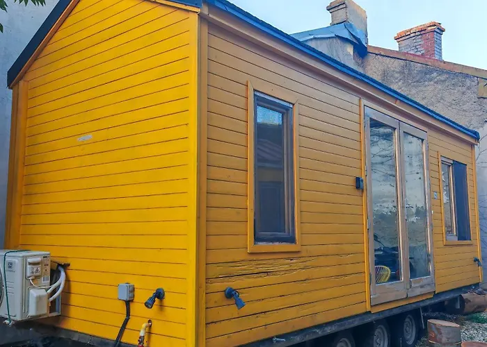 Pura Vida Downtown Tiny Guest house Bucharest