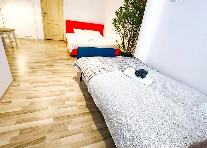 Pura Vida Downtown Tiny