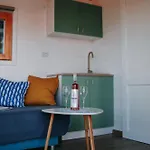 Pura Vida Downtown Tiny Guest house