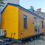 Pura Vida Downtown Tiny Guest house Bucharest